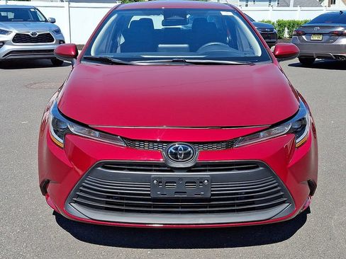 Used 2025 Toyota Corolla LE FWD image 2