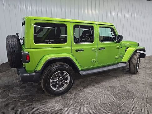 Used 2020 Jeep Wrangler Unlimited Sahara w/ Uconnect 4C Nav & Sound Group AWD/4WD image 3