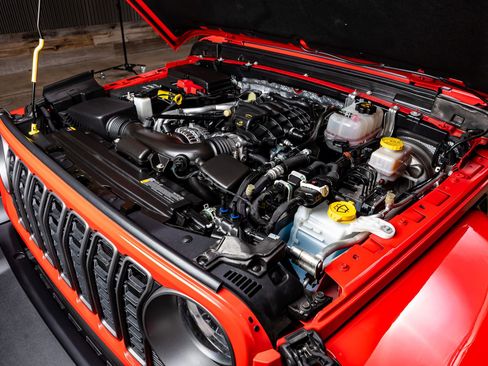 Used 2025 Jeep Wrangler Sport S image 40