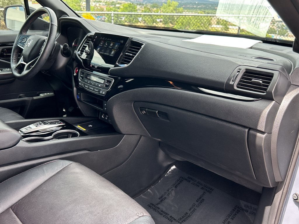 Used 2024 Honda Passport Black Edition image 8