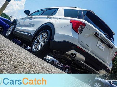 Used 2022 Ford Explorer Limited w/ Equipment Group 301A RWD image 5