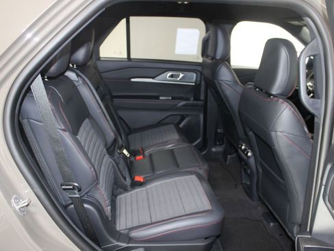 New 2026 Ford Explorer ST-Line image 32