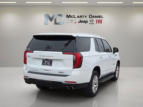 Used 2025 GMC Yukon Denali AWD/4WD image 5