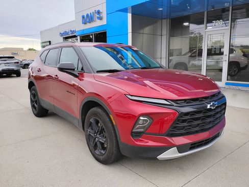 Used 2024 Chevrolet Blazer LT w/ Convenience Package FWD image 3