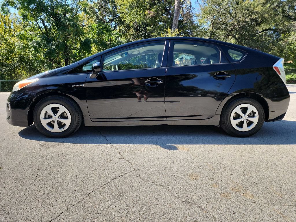 Used 2014 Toyota Prius Two FWD image 4
