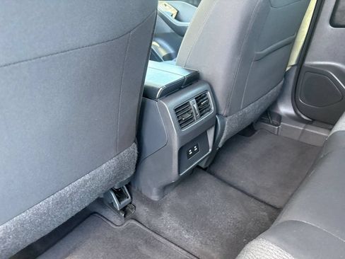 Used 2025 Nissan Rogue SV FWD image 24