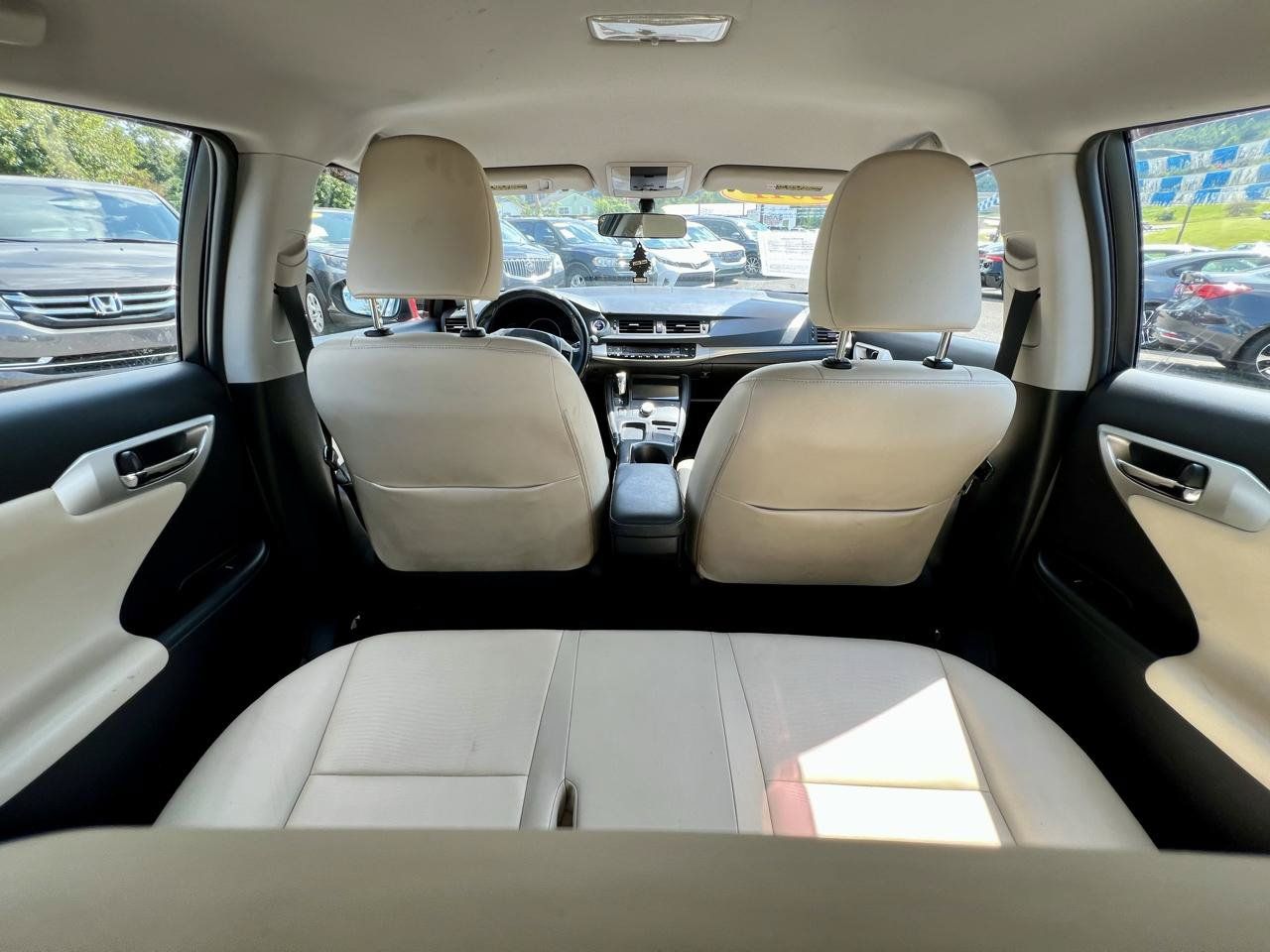Used 2011 Lexus CT 200h FWD image 15