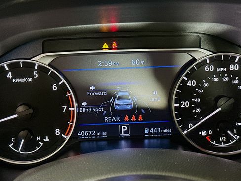 Used 2025 Nissan Altima 2.5 SV FWD image 19