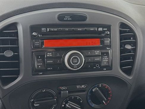 Used 2014 Nissan Juke S image 14