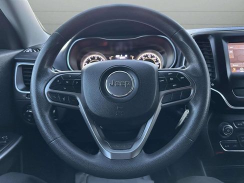 Used 2019 Jeep Cherokee Latitude w/ Popular Appearance Group FWD image 24