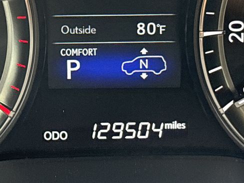 Used 2017 Lexus LX 570 4WD w/ Luxury Package image 22