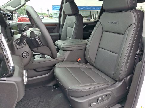 New 2026 GMC Sierra 1500 Denali w/ Denali Reserve Package AWD/4WD image 6