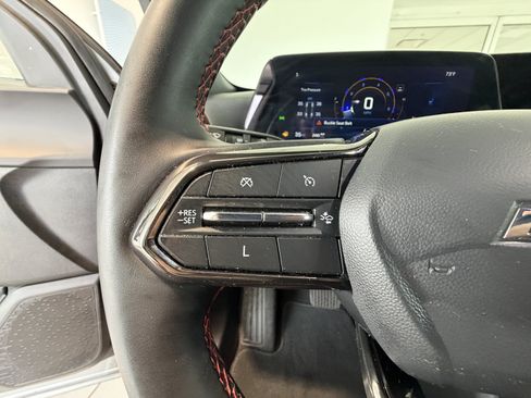 Used 2025 Chevrolet Equinox RS AWD/4WD image 12