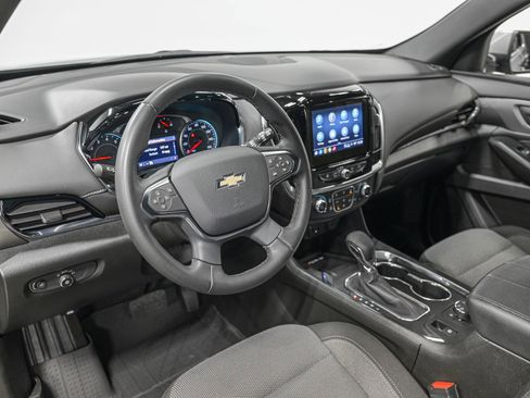 Used 2023 Chevrolet Traverse LT image 15