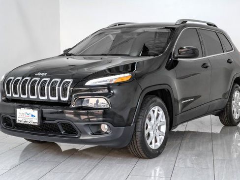 Used 2018 Jeep Cherokee Latitude image 4