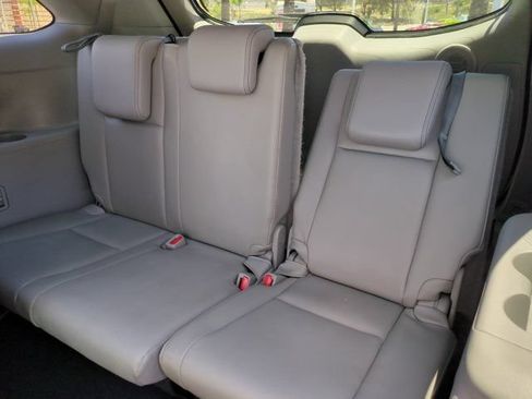 Used 2016 Toyota Highlander Limited Platinum FWD image 29