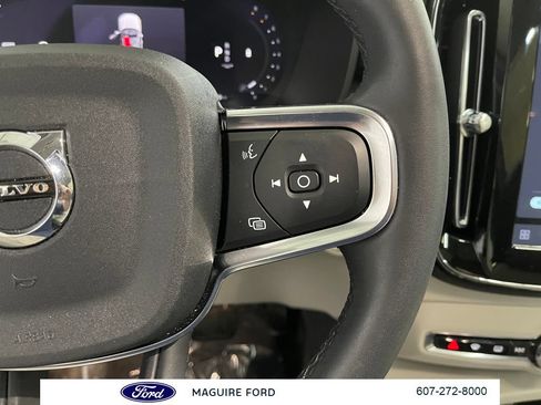 Used 2023 Volvo XC40 B5 Plus w/ Driver Assist Package AWD/4WD image 29