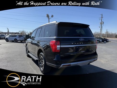 Used 2024 Ford Expedition XLT image 9