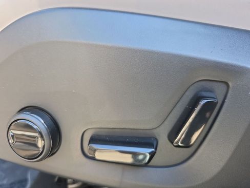 New 2026 Volvo XC60 B5 Plus w/ Protection Package Premier image 39