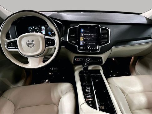 Used 2020 Volvo XC90 T6 Momentum w/ Protection Package Premier AWD/4WD image 16