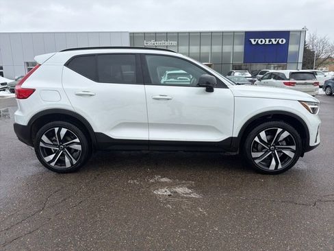 Used 2024 Volvo XC40 B5 Ultimate image 5