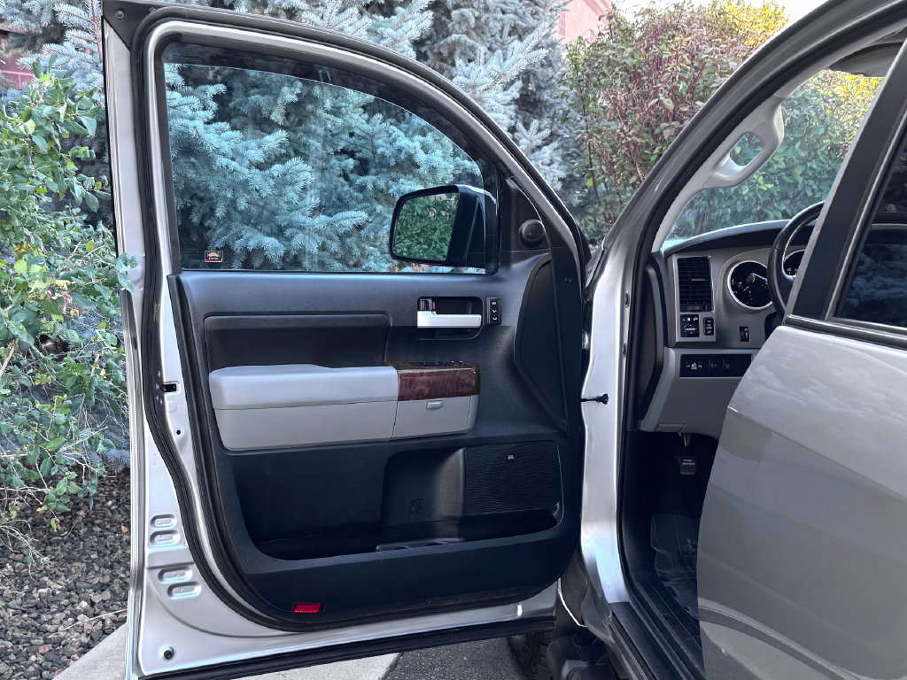 Used 2012 Toyota Tundra Limited w/ Memory Pkg AWD/4WD image 16