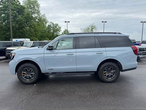 Used 2025 Ford Expedition Tremor AWD/4WD image 4