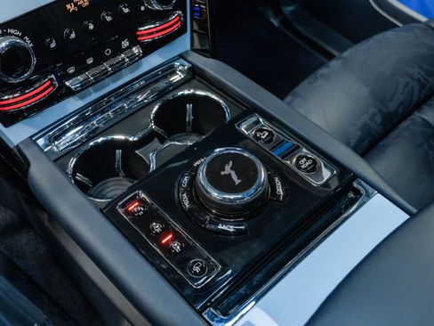 Used 2024 Rolls-Royce Cullinan Black Badge image 41