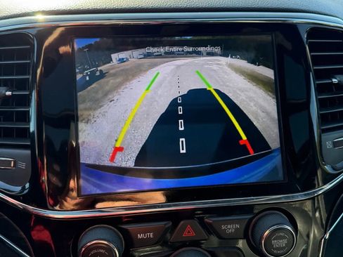 Used 2020 Jeep Grand Cherokee Limited w/ Luxury Group II image 15