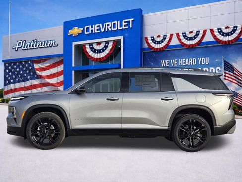 New 2026 Chevrolet Traverse LT w/ Driver Confidence Package FWD image 3