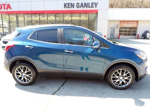 Used 2019 Buick Encore Sport Touring image 2