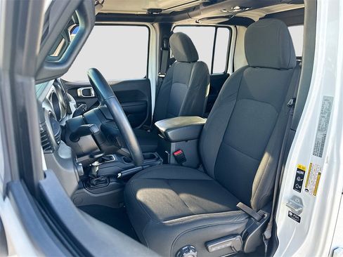 Used 2021 Jeep Gladiator Willys image 20