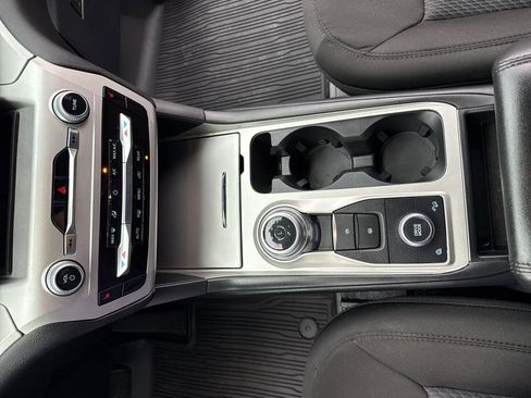 Used 2022 Ford Explorer XLT image 39