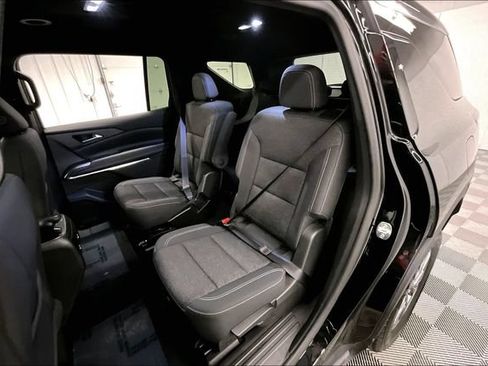 Used 2025 Chevrolet Traverse LT AWD/4WD image 24