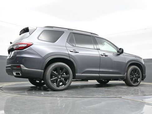 Used 2025 Honda Pilot Black Edition image 25