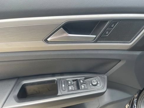 Used 2019 Volkswagen Atlas SE FWD image 19