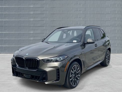 Used 2026 BMW X5 xDrive50e w/ M Sport Package AWD/4WD image 3