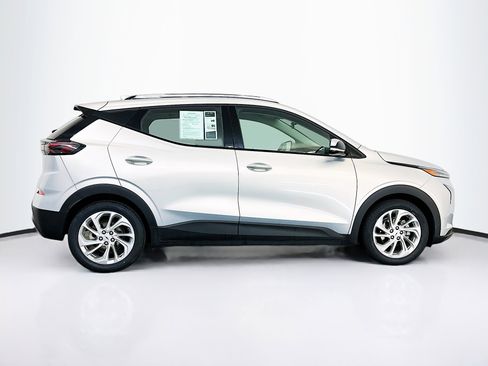 Used 2023 Chevrolet Bolt EUV LT w/ Driver Confidence Package image 10