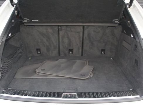 Used 2021 Porsche Cayenne GTS w/ Premium Package image 12