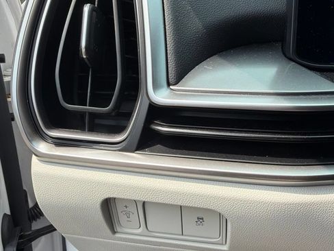 Certified 2025 Kia Sorento S FWD image 18