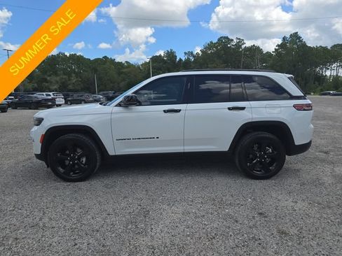 Certified 2022 Jeep Grand Cherokee Altitude AWD/4WD image 6