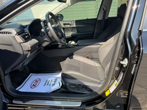 Used 2025 Toyota Camry XLE w/ Premium Plus Package FWD image 11