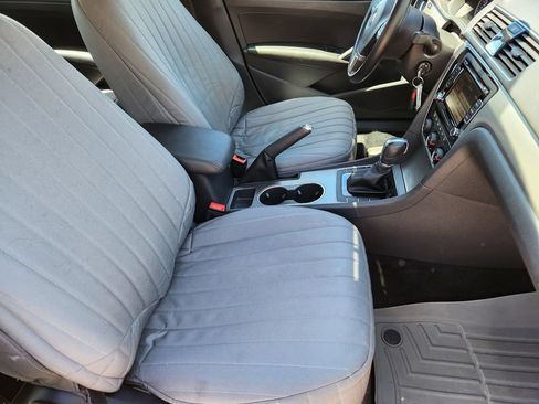 Used 2015 Volkswagen Passat TDI SE FWD image 23