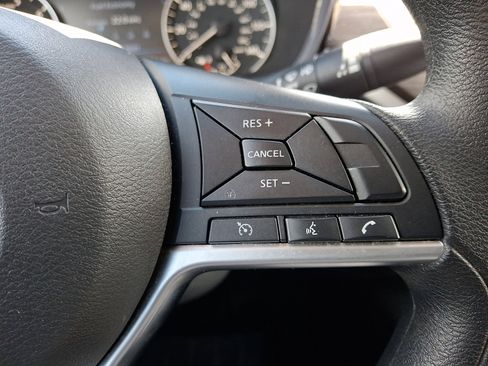 Used 2025 Nissan Altima 2.5 SV FWD image 21