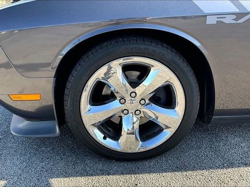 Used 2014 Dodge Challenger R/T RWD image 27