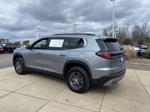 Used 2025 GMC Acadia Elevation image 7