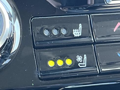 Used 2021 Toyota Highlander Platinum image 30