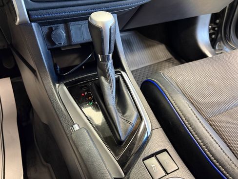 Used 2017 Toyota Corolla SE FWD image 19