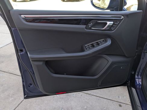 New 2026 Porsche Macan image 13