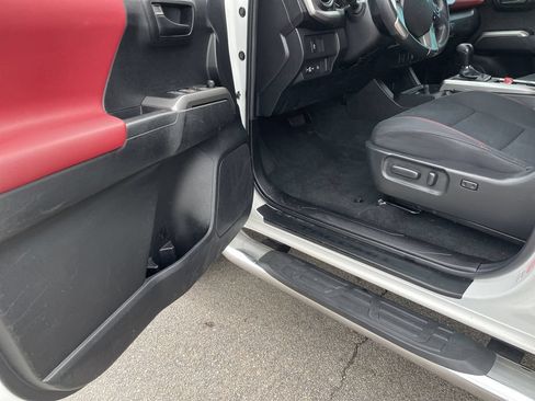 Certified 2023 Toyota Tacoma SR5 AWD/4WD image 14